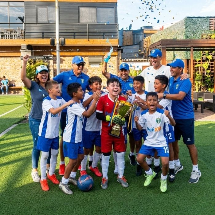 ¿Cómo ingresar a la escuela de fútbol Antofasur FC? 